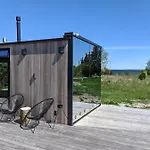Seaside Getaway In Oeoed Mirror House With Sauna *