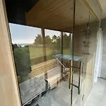 Seaside Getaway In Oeoed Mirror House With Sauna