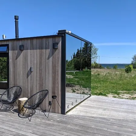 Seaside Getaway In Oeoed Mirror House With Sauna *
