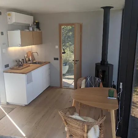Seaside Getaway In Oeoed Mirror House With Sauna