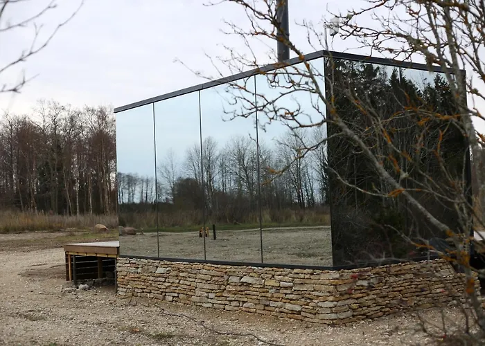 Seaside Getaway In Oeoed Mirror House With Sauna