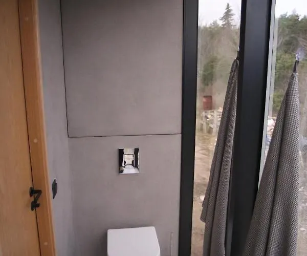 Seaside Getaway In Oeoed Mirror House With Sauna Semesterbostad *