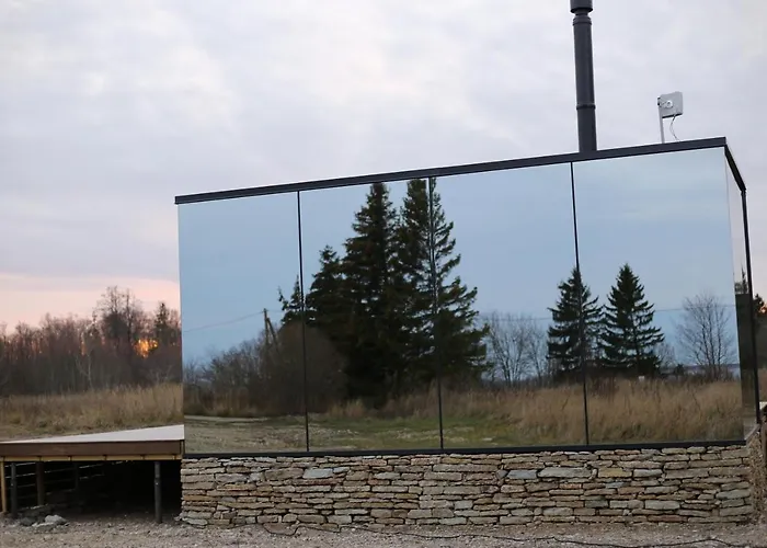 Seaside Getaway In Oeoed Mirror House With Sauna Semesterbostad Vihterpalu