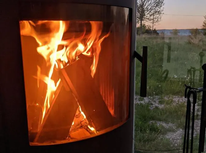 Seaside Getaway In Oeoed Mirror House With Sauna Σπίτι διακοπών Vihterpalu
