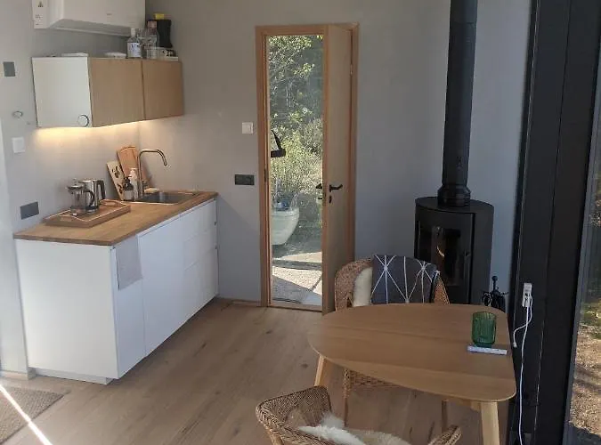 Seaside Getaway In Oeoed Mirror House With Sauna