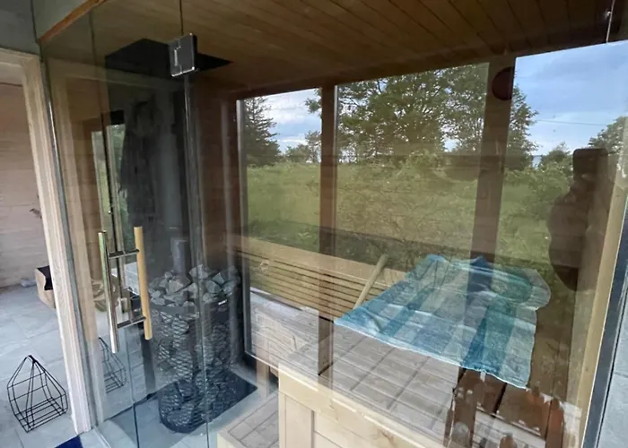 Seaside Getaway In Oeoed Mirror House With Sauna Σπίτι διακοπών *