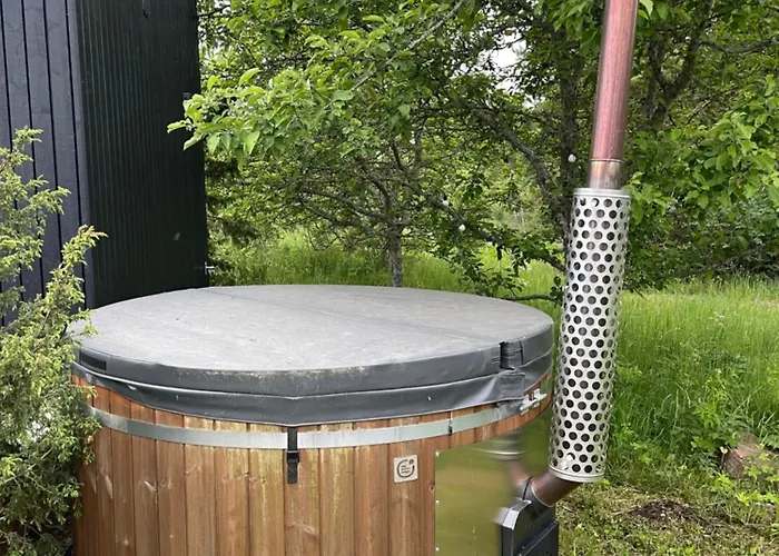 Seaside Getaway In Oeoed Mirror House With Sauna * Vihterpalu